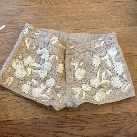 CULT GAIA  MSRP $850  Kian shorts Embroidered Floral Beige Women's Shorts - Picture 2 of 13